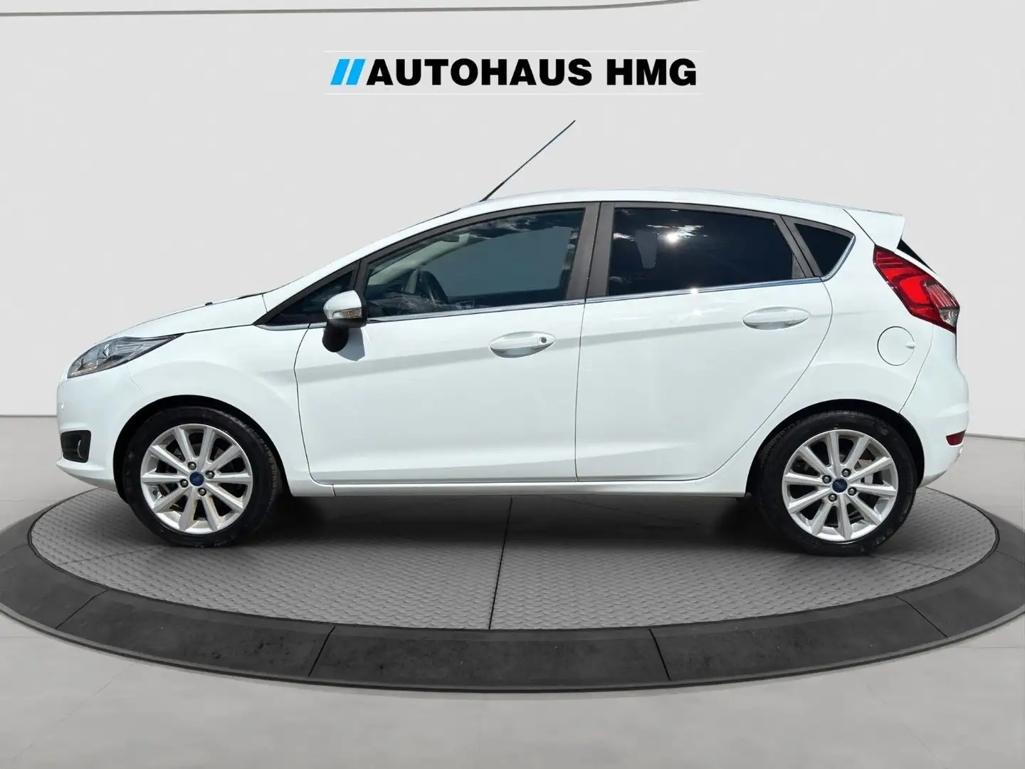 Ford Fiesta Titanium 5-trg *KLIMAA*SITZHZ*PDC*8-FACH* Weiß - 2