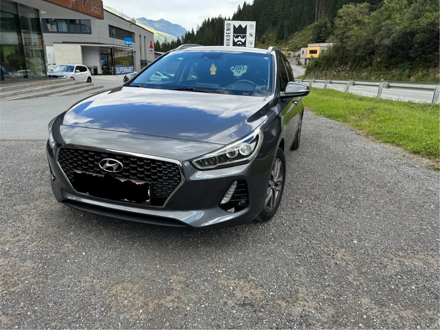 Hyundai i30 1,6 CRDi Launch Premium Start/Stopp. Silber - 1