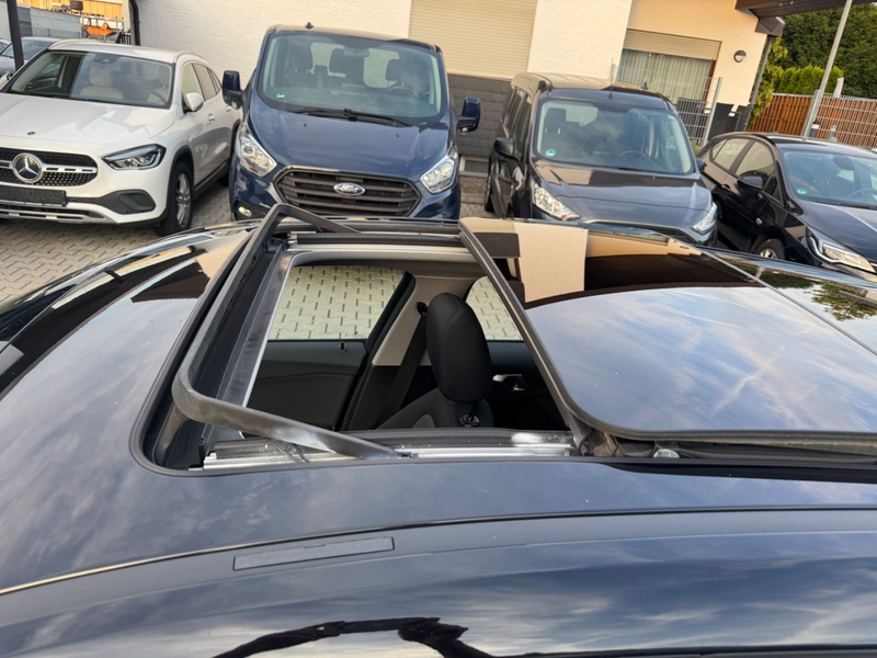 BMW 118 d NAVI PANORAMA-DACH SPURH TEMP SITZH PDC — photo 2