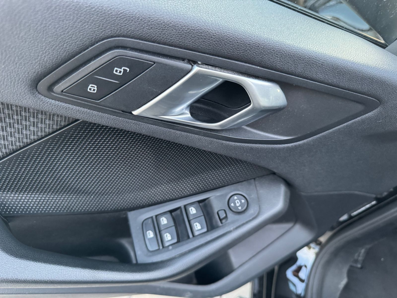 BMW 118 d NAVI PANORAMA-DACH SPURH TEMP SITZH PDC — photo 9