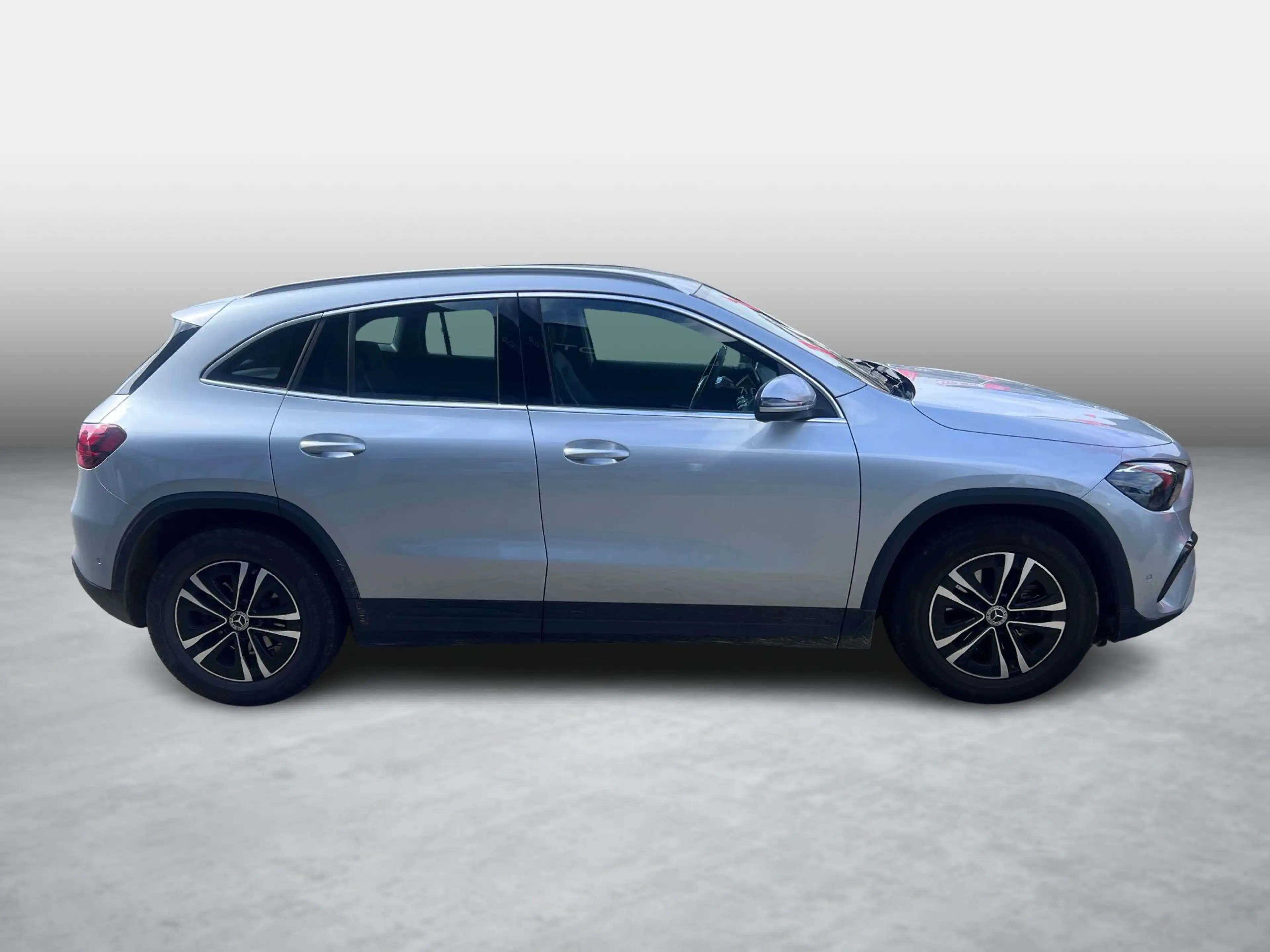 Mercedes-Benz GLA 180 GLA Business Line — photo 6