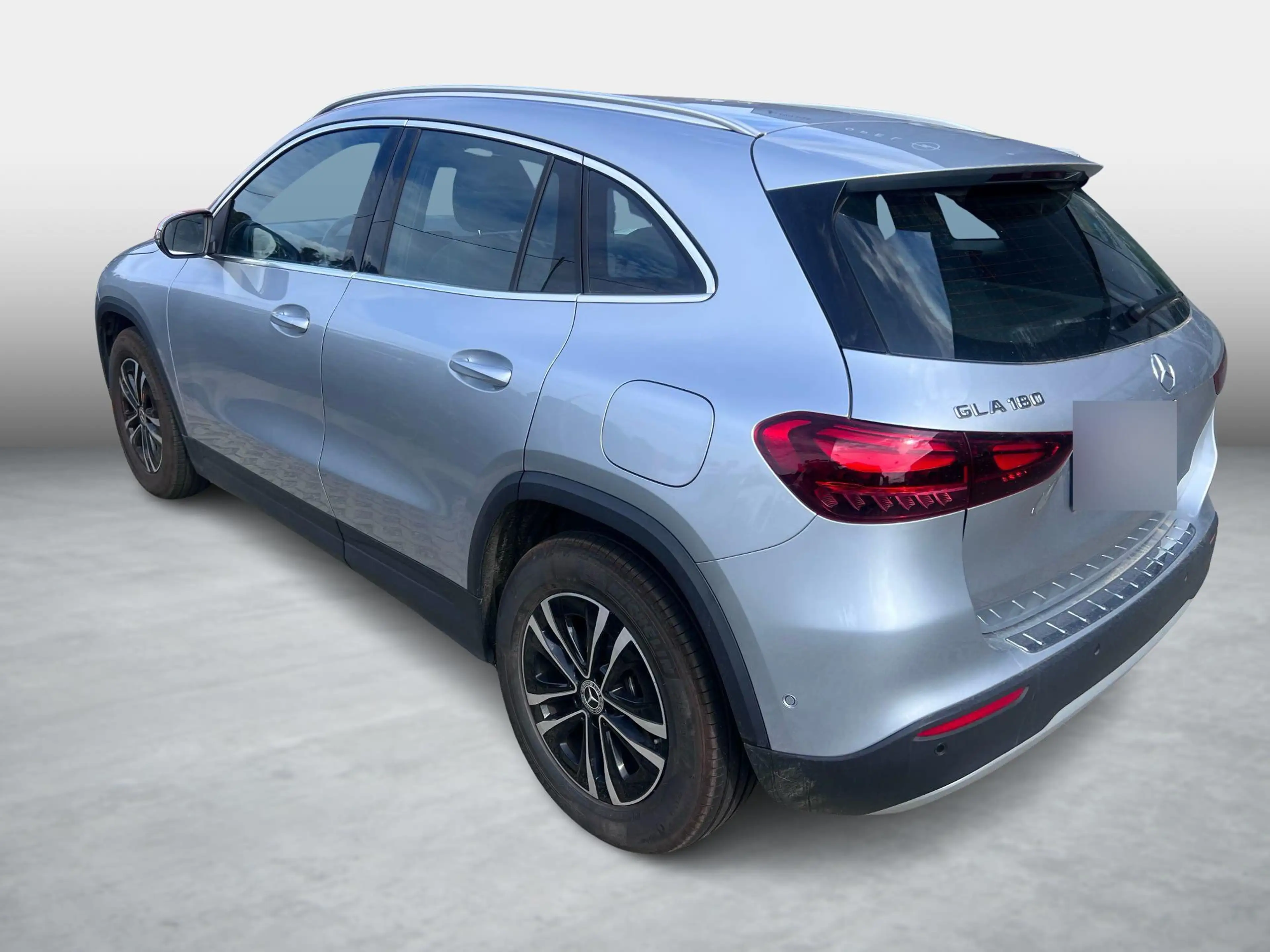 Mercedes-Benz GLA 180 GLA Business Line — photo 3