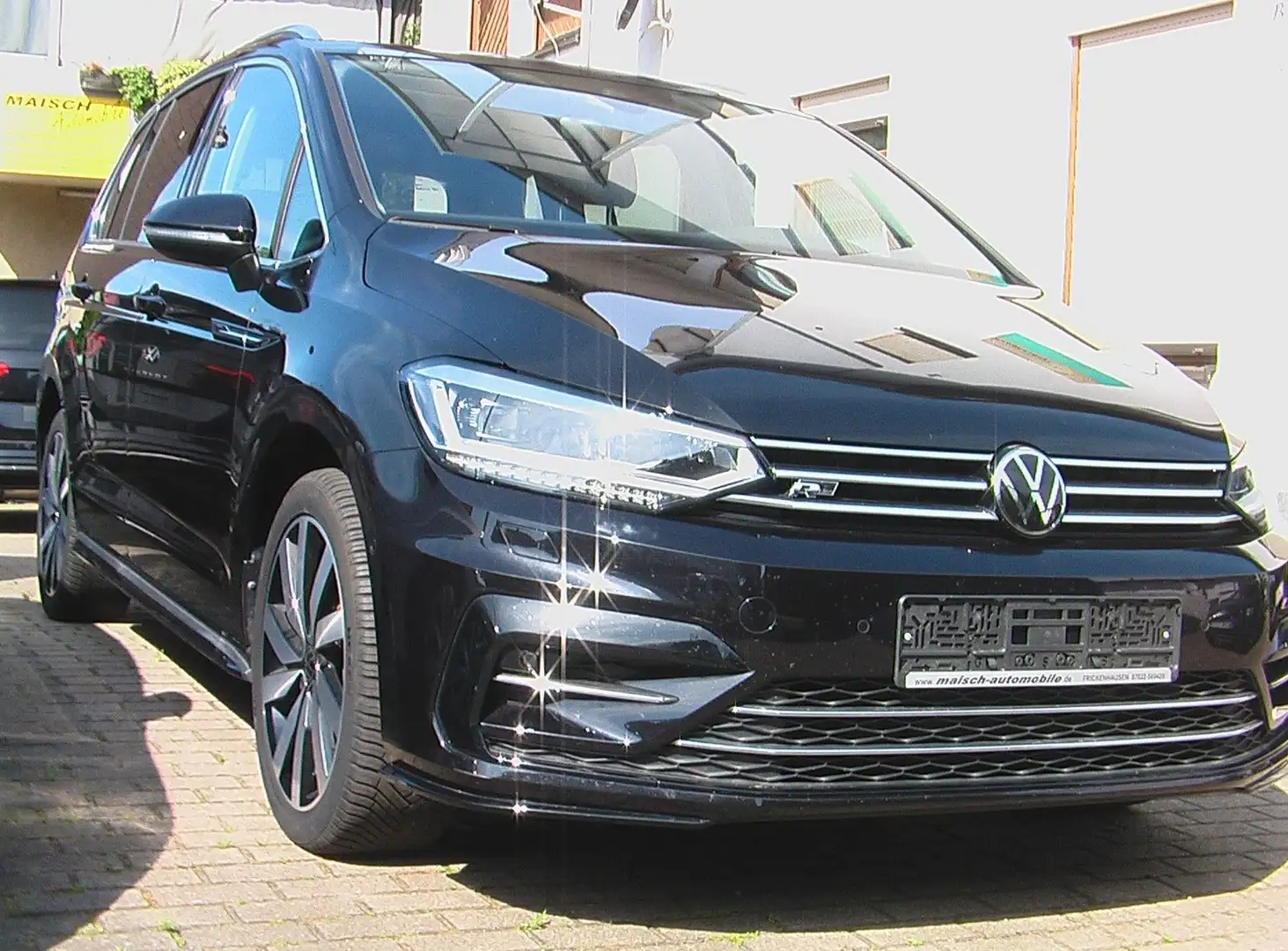 Volkswagen Touran Highline R-LINE PANO*AHK*7-S*RFK*ACC*ERGO Schwarz - 2