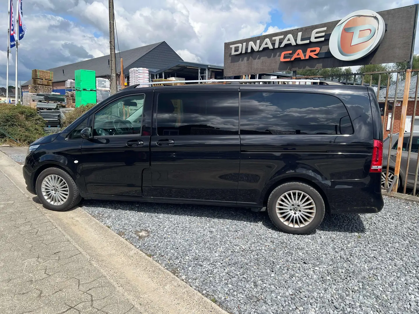 Mercedes-Benz Vito Tourer 8 Places Exclusive TVAC Noir - 2