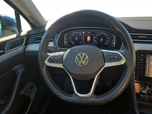 Volkswagen Passat view 13