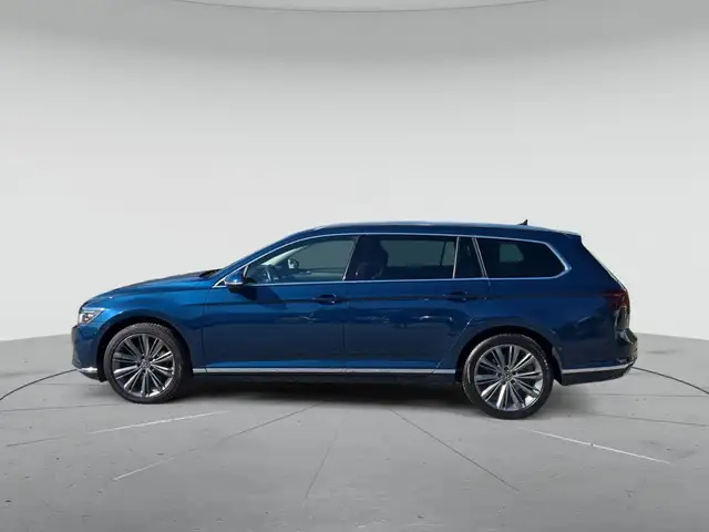 Volkswagen Passat view 6