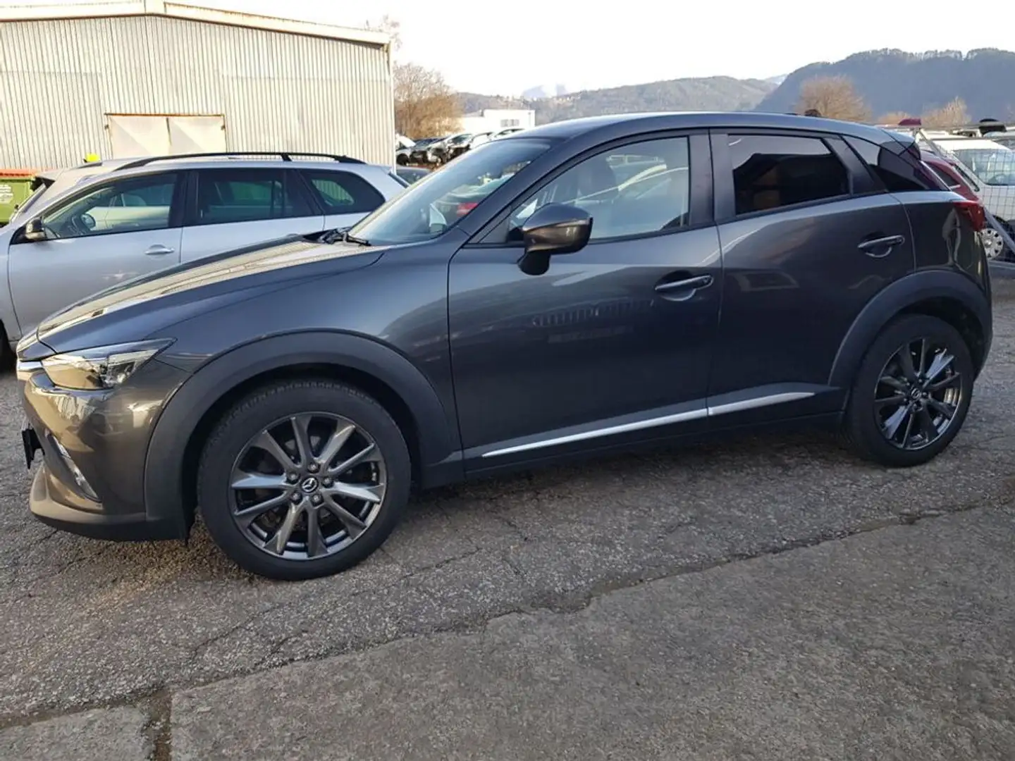 Mazda CX-3 G120 Takumi // LED / Leder // Grau - 2