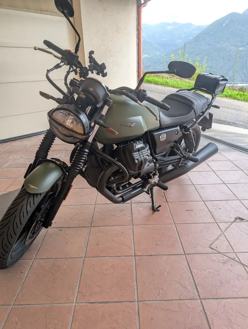 Moto Guzzi V 7 Stone Zielony - 2