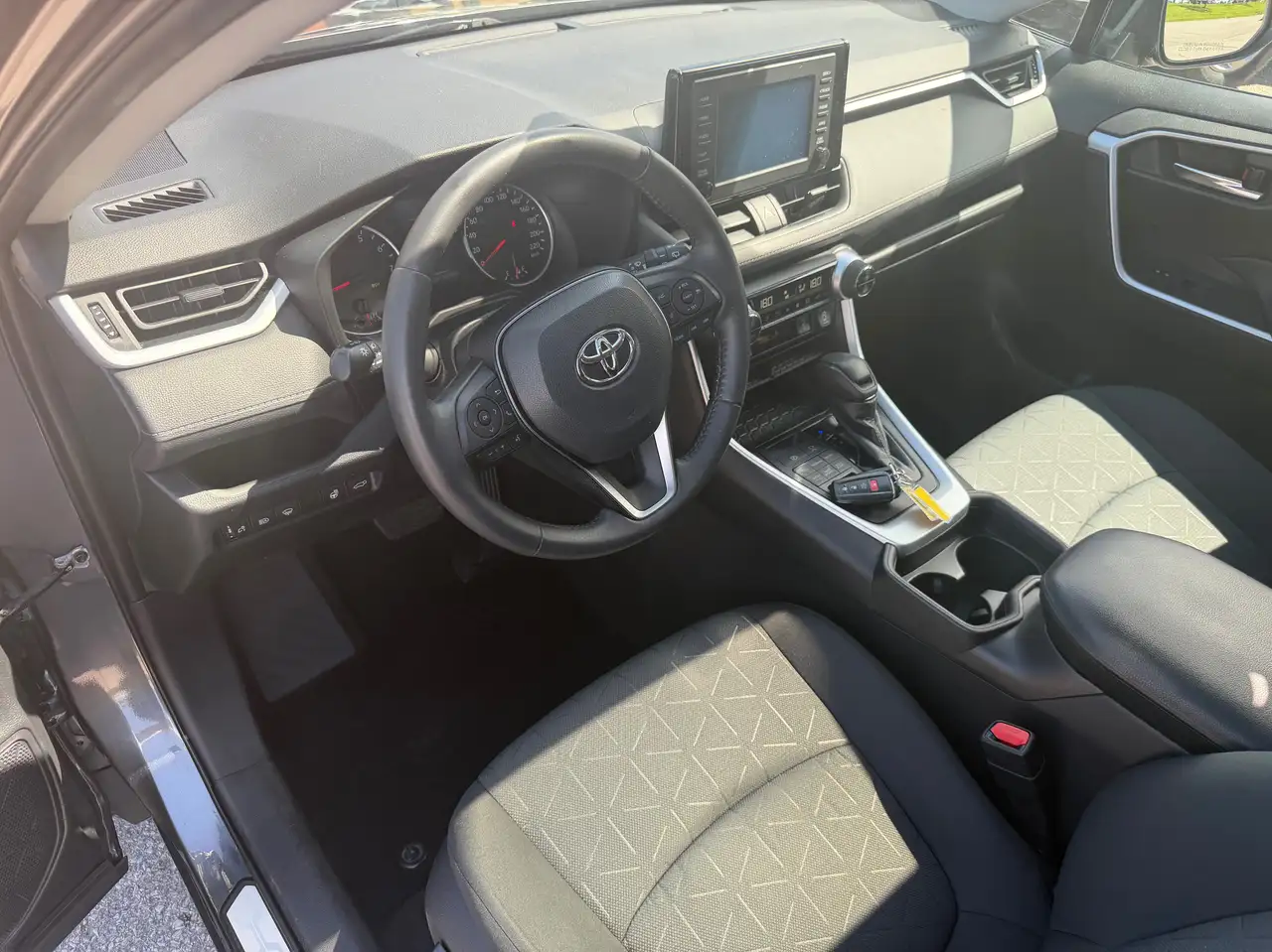 Toyota RAV 4 снимка Toyota RAV 4