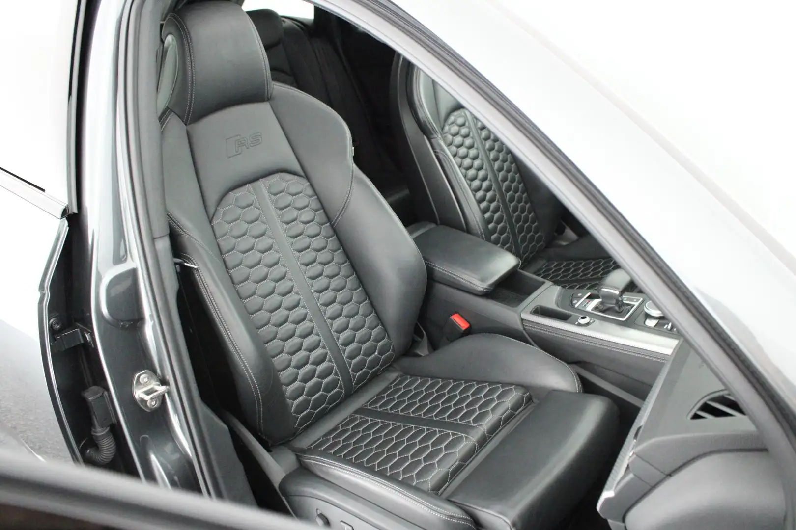 Audi RS4 Avant 2.9 TFSI 450pk quattro Pro Line Plus Keramis Grijs - 2