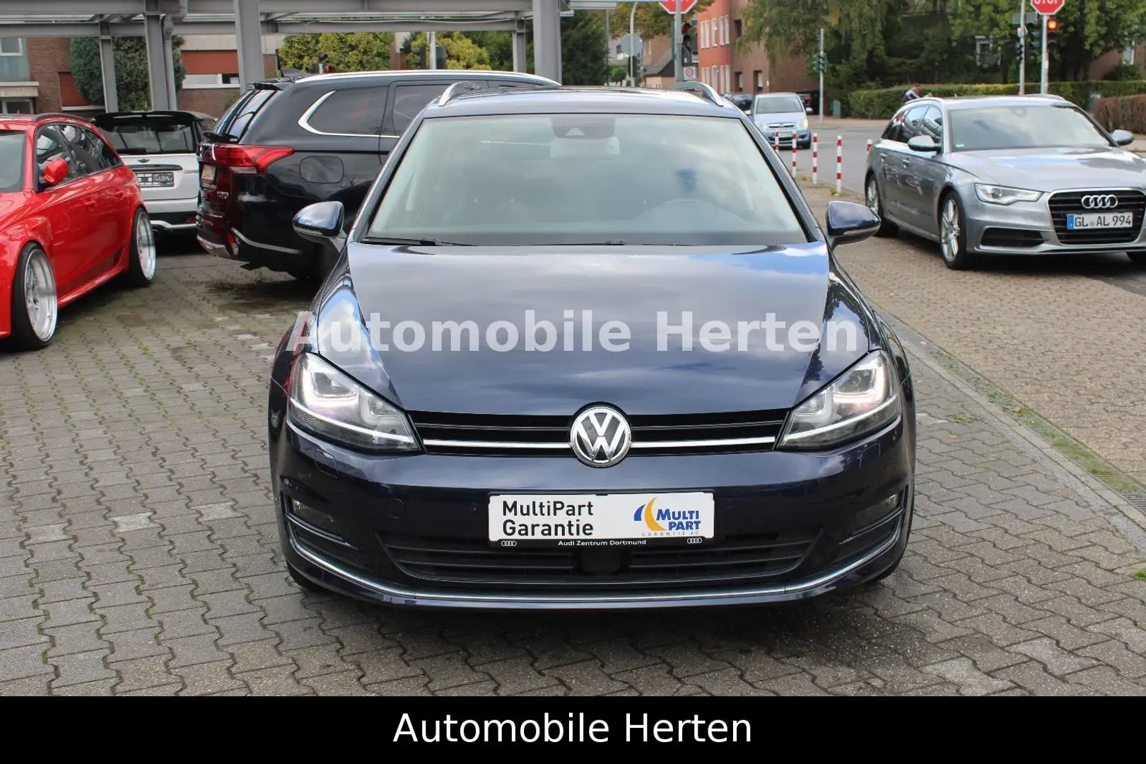 Volkswagen Golf VII 2.0 TDI Variant Highline BMT*ACC*XENON! Modrá - 2