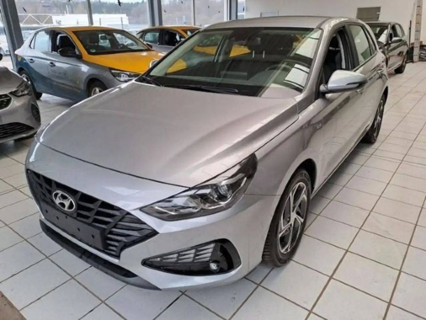 Hyundai i30 1.0 T-GDI Pure DAB+ ISOFIX Серебристый - 2