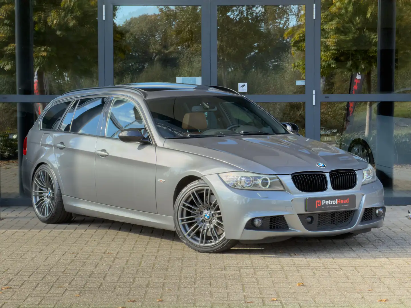 BMW 335 3-serie Touring 335i M Sport Edition, ACC, Elektr. Grijs - 2