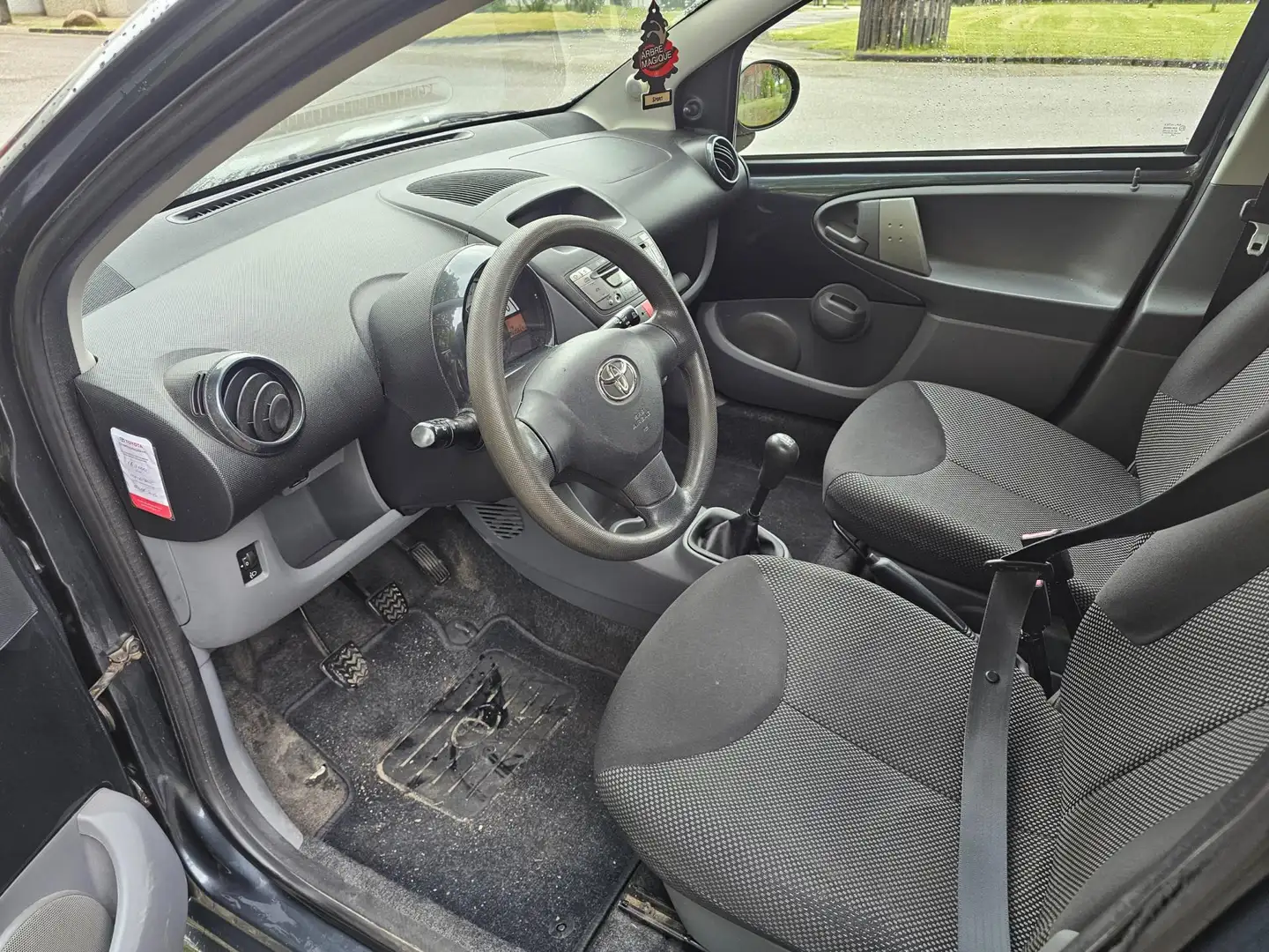 Toyota Aygo 1.0-12V TREKHAAK 5-deurs AIRCO Gris - 2