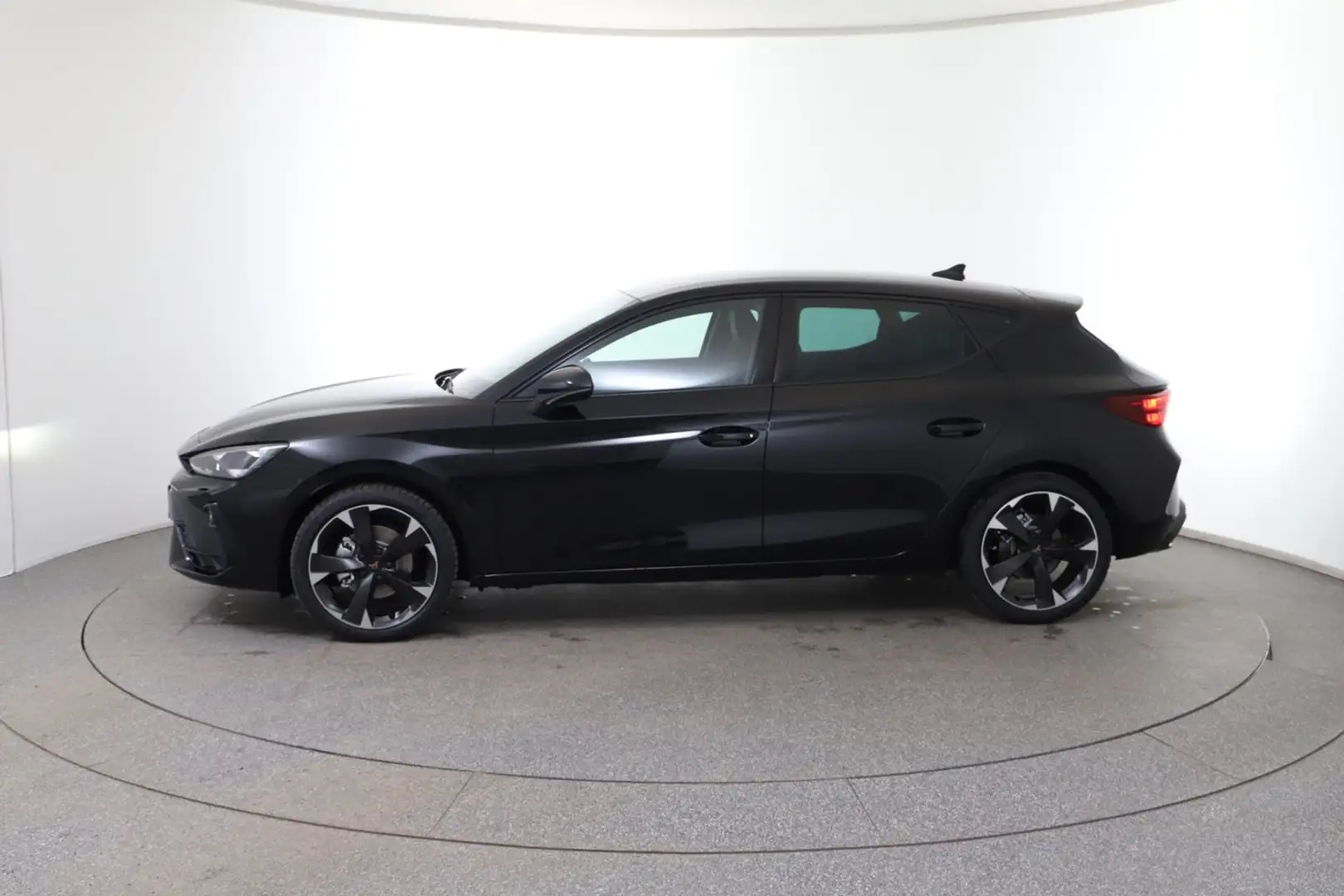 CUPRA Leon 1.5 TSI ACT Schwarz - 2