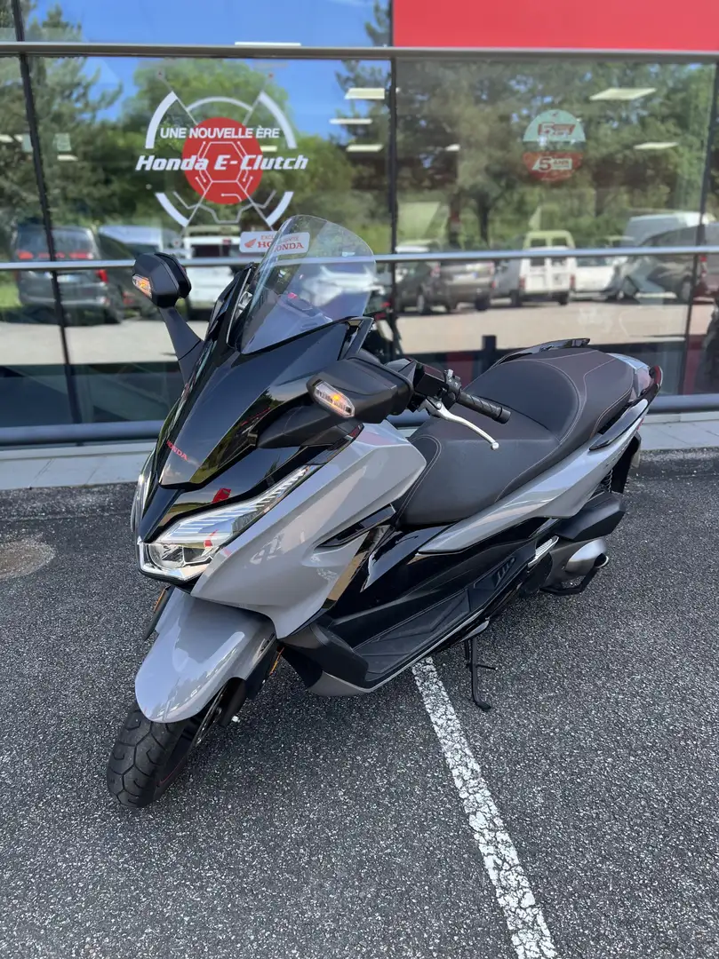 Honda Forza 300 - 1