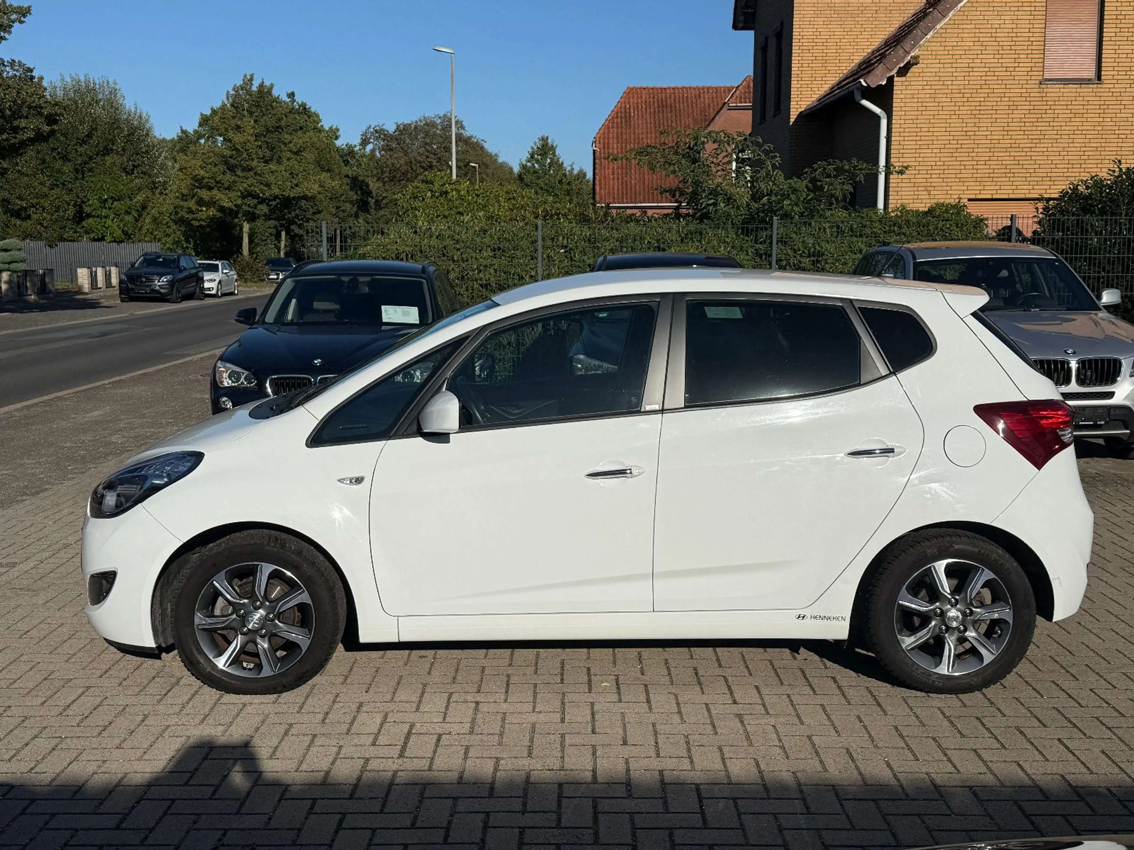 Hyundai iX20 1.6, Automatik, TÜV neu, Service neu — photo 2