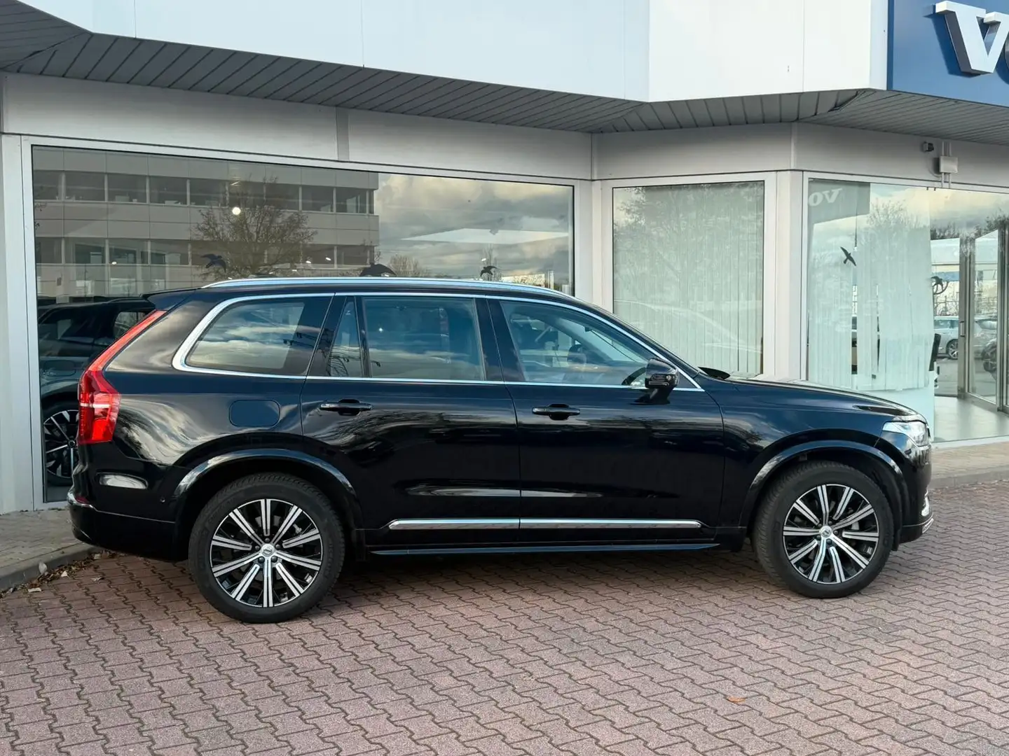 Volvo XC90 B5 D AWD Plus Bright Auto Nero - 2