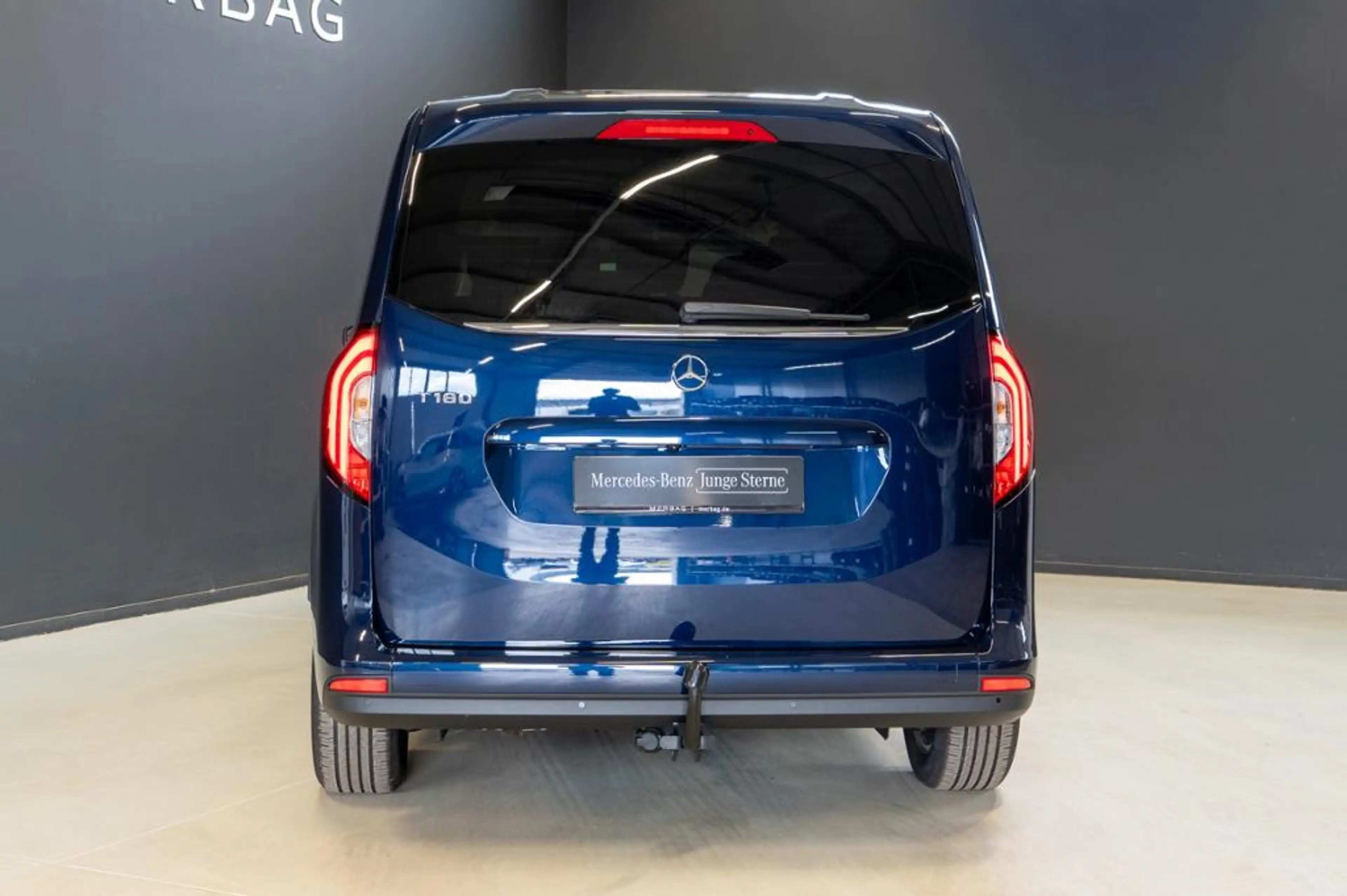 Mercedes-Benz T-Class T 180  *Edition Lang Navi AHK 7 Sitzer Kamera — photo 4