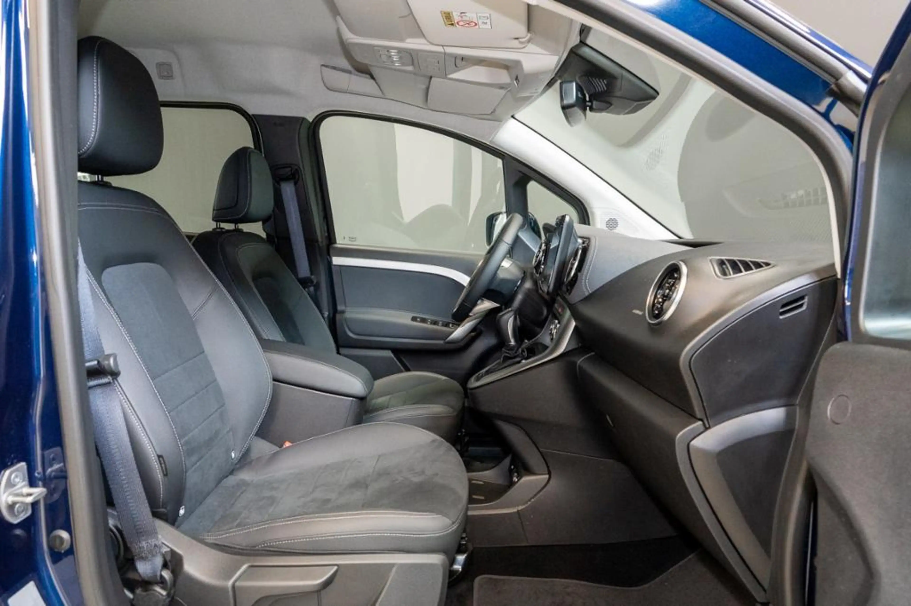 Mercedes-Benz T-Class T 180  *Edition Lang Navi AHK 7 Sitzer Kamera — photo 6