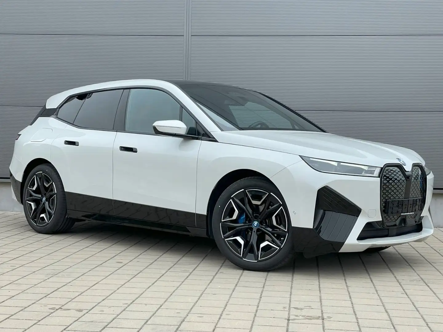 BMW iX 50 xDrive Sport*Pano*360°*ACC/AHK/Sitzbelüftu Blanc - 2
