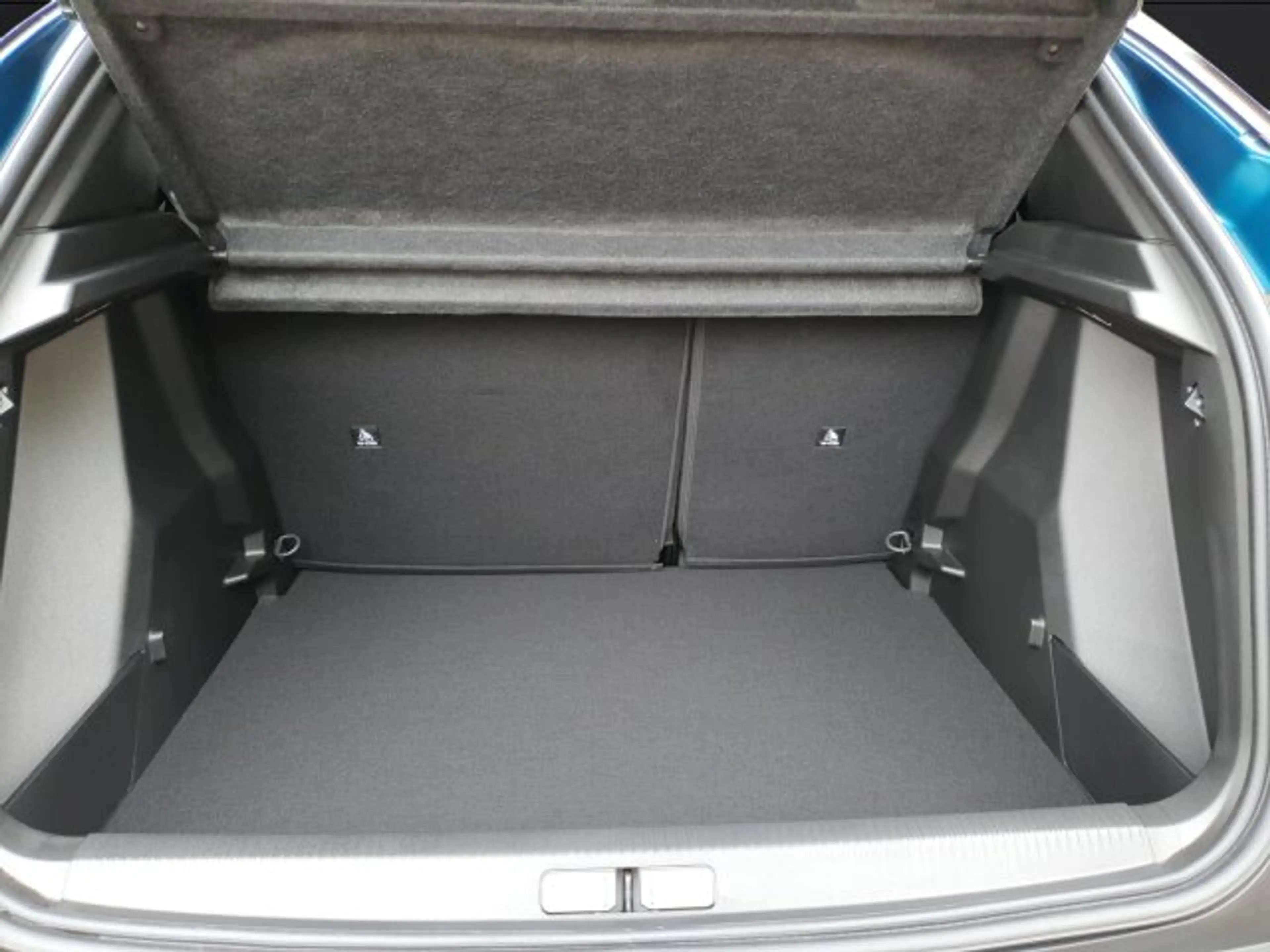 Peugeot 2008 2008 Business 110 +180°Kamera+Allwetter+NAV+ — photo 16