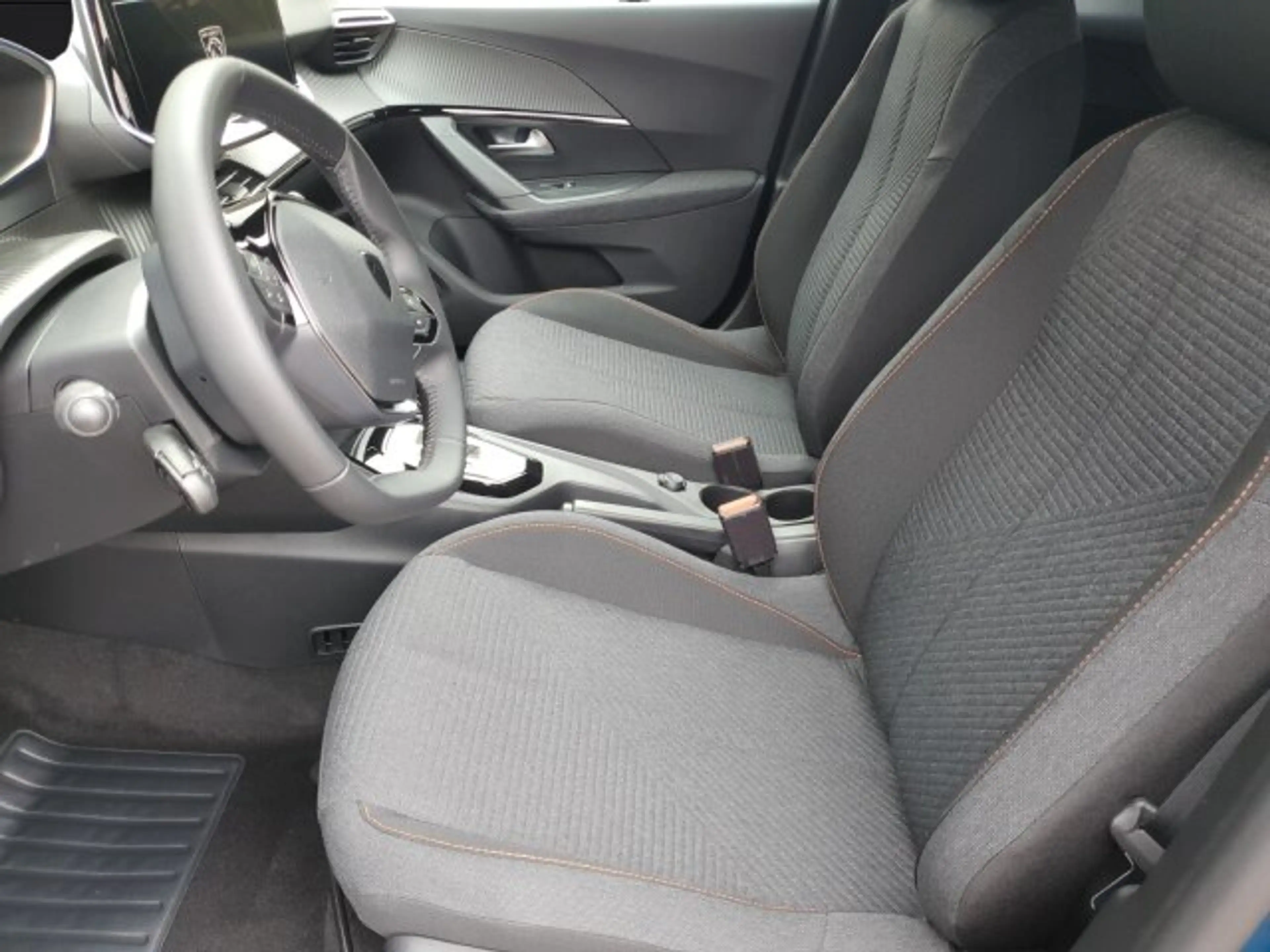 Peugeot 2008 2008 Business 110 +180°Kamera+Allwetter+NAV+ — photo 8