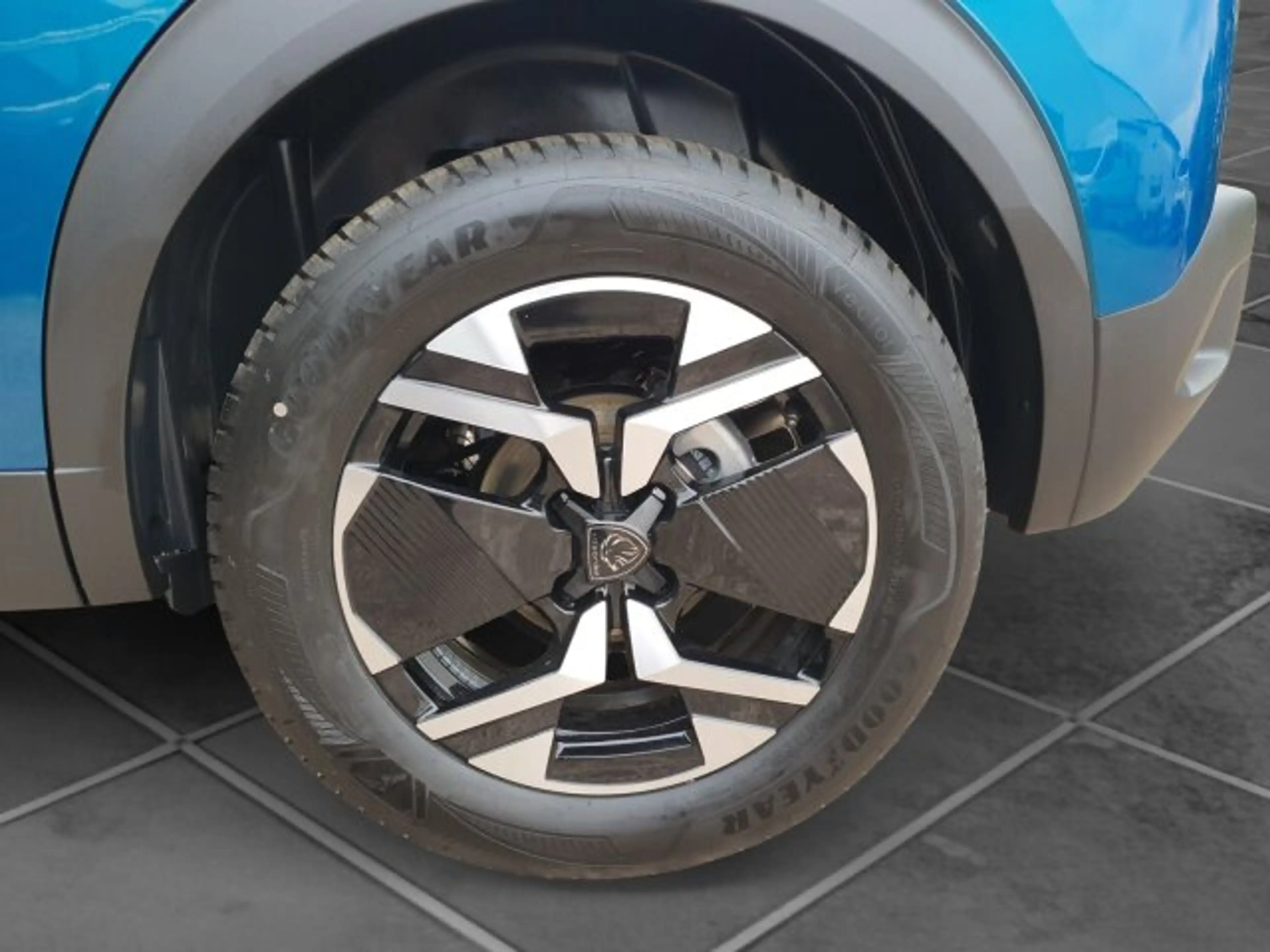 Peugeot 2008 2008 Business 110 +180°Kamera+Allwetter+NAV+ — photo 6