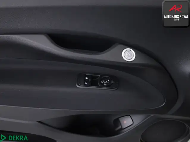Fiat 500e view 13