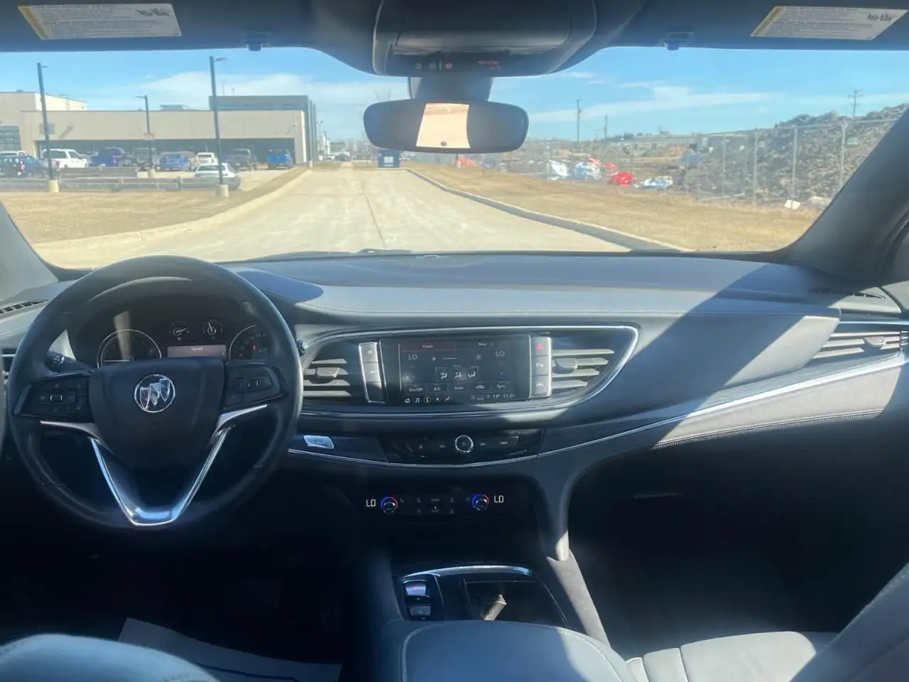 Buick Enclave снимка Buick Enclave