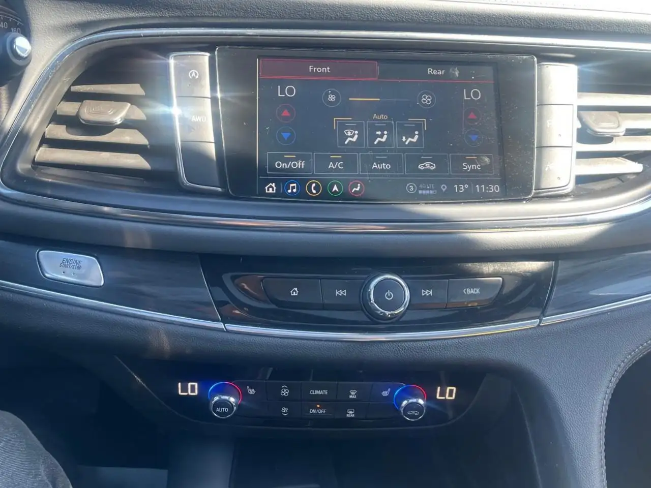 Buick Enclave снимка Buick Enclave