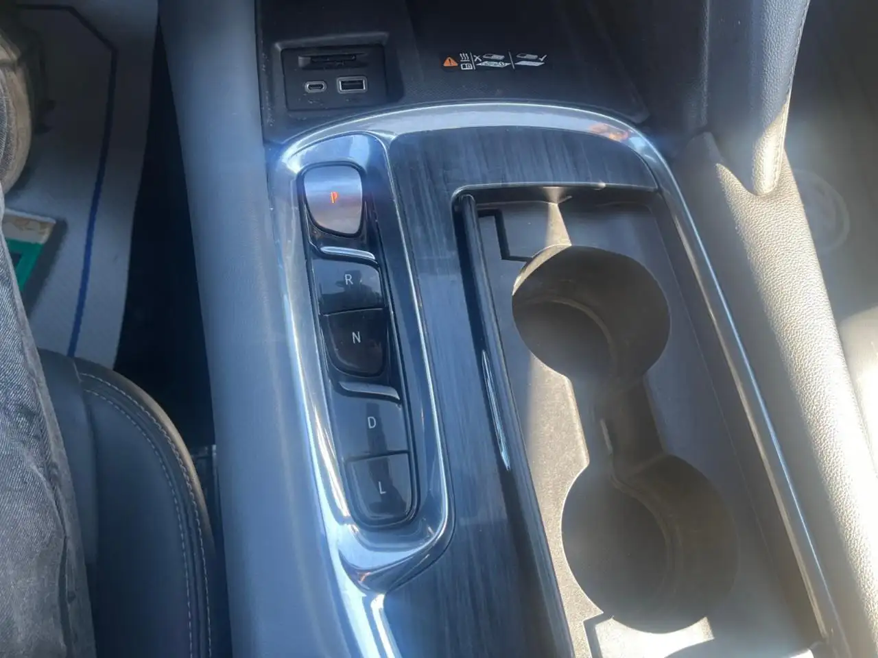 Buick Enclave снимка Buick Enclave