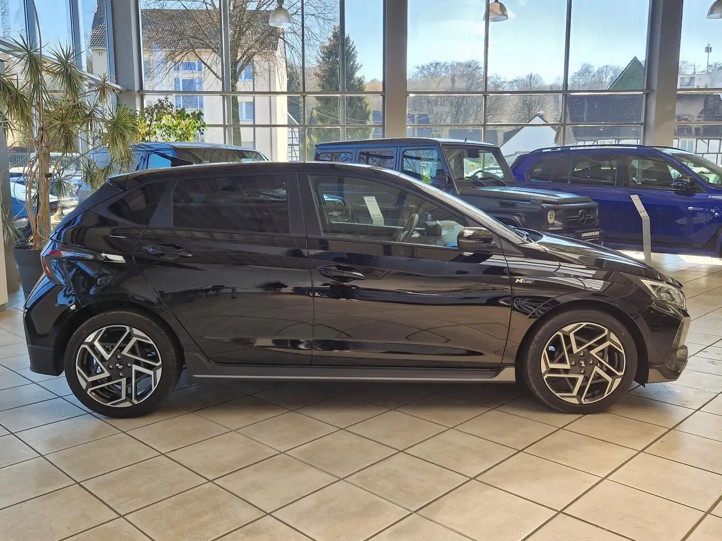 Hyundai i20 i20 N-Line Automatik *Navi*Kamera*BI LED*LHZ*SHZ Schwarz - 2