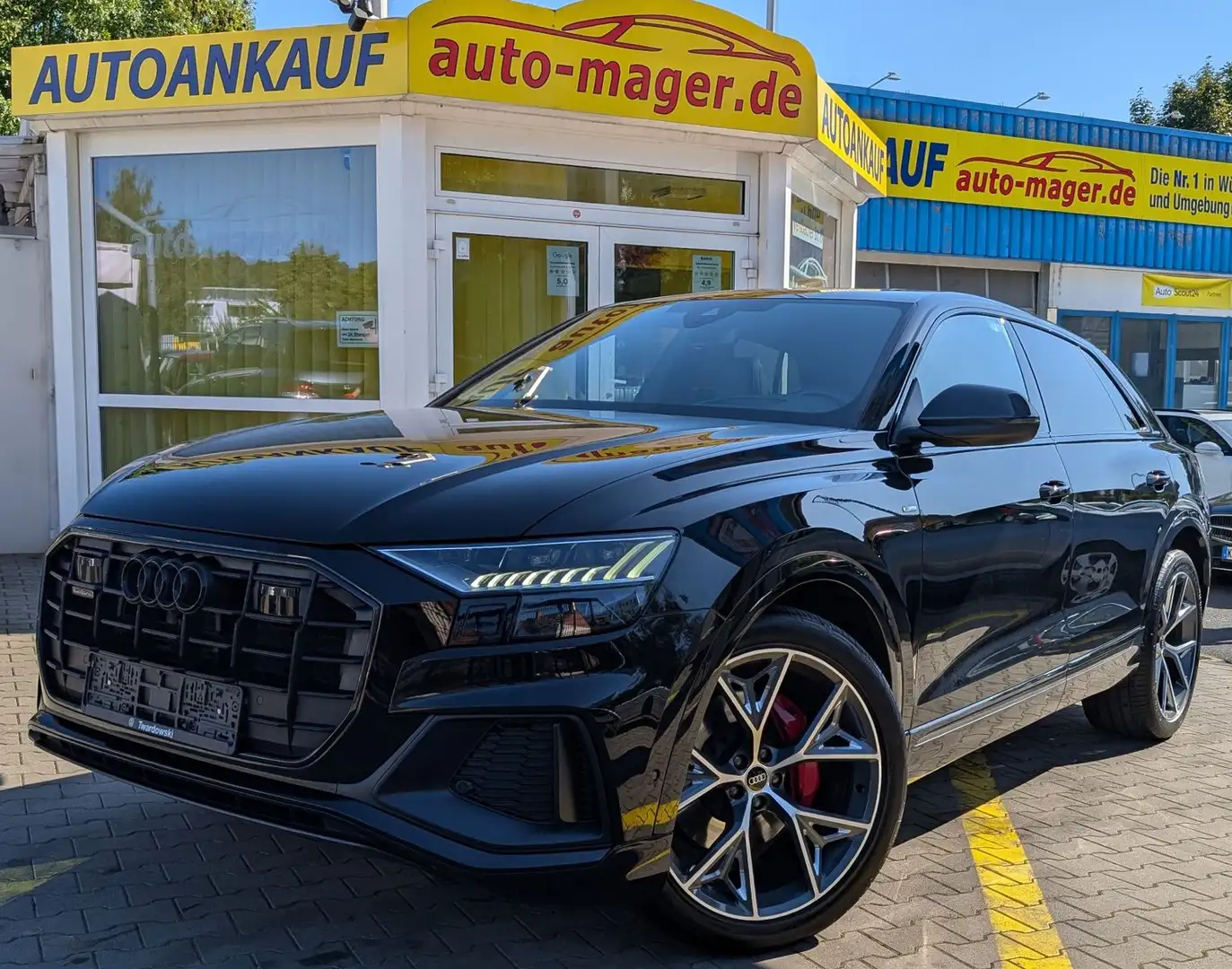 Audi Q8 50 S-Line Competition Plus*MASS.*ACC*HUD*PANO Schwarz - 1