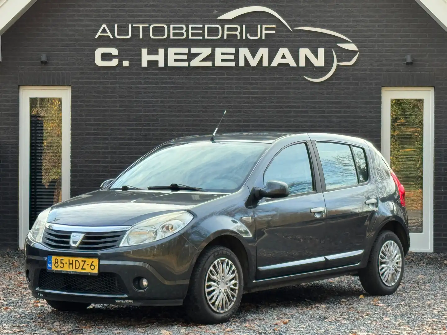 Dacia Sandero 1.6 Lauréate Nieuwe APK inruilkoopje Airco Grijs - 2