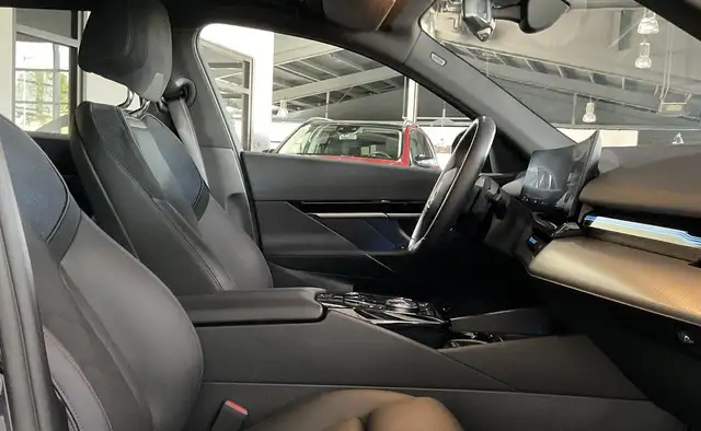 BMW M view 8