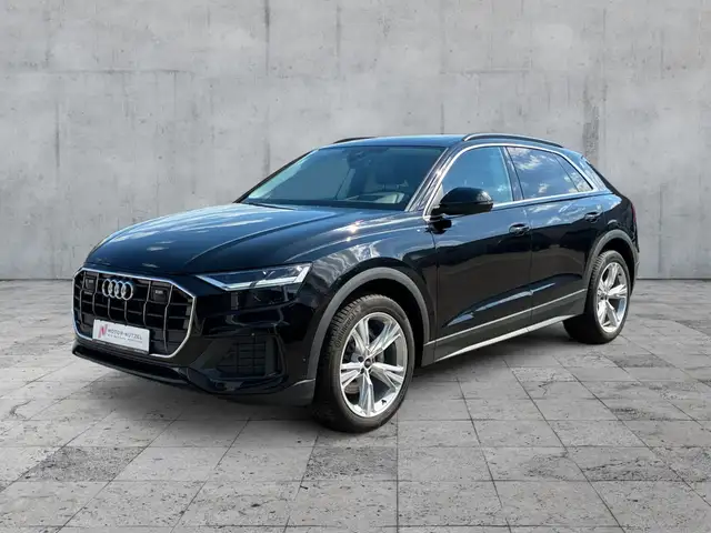 Audi Q8 view 2