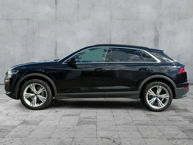 Audi Q8 view 4