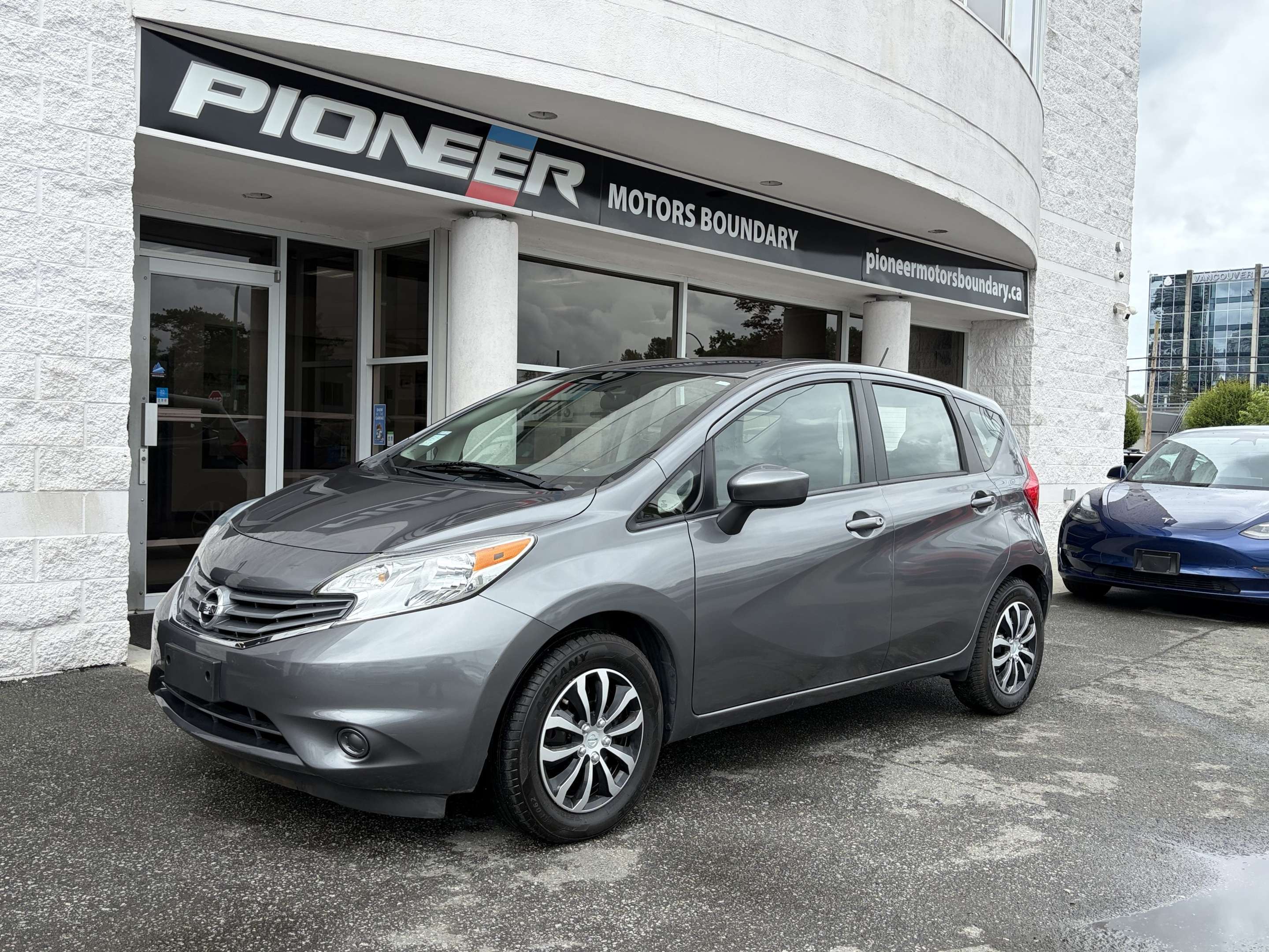 2016 Nissan Versa 5dr HB Man 1.6 S