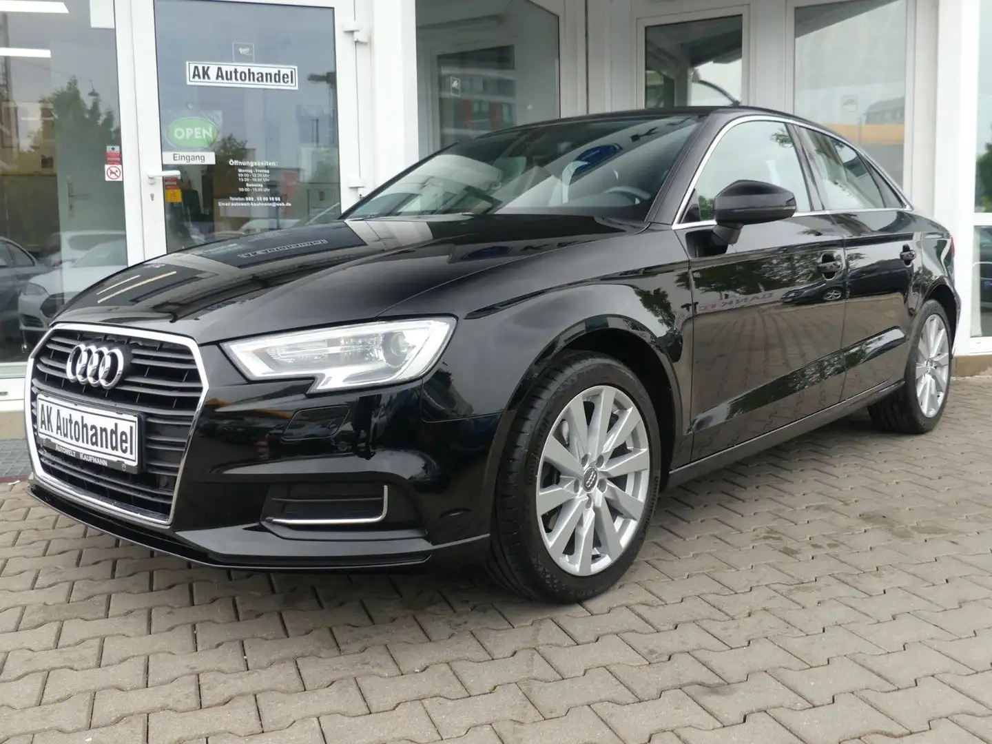 Audi A3 Limousine 35 TFSI design Sitzheizung, Blueto Schwarz - 1
