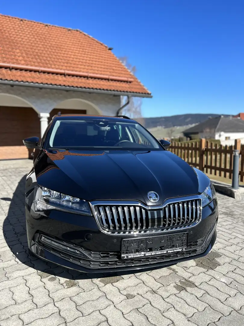 Skoda Superb Kombi 2,0 TDI 4x4 Style DSG Standhzg ACC Kamera AH Schwarz - 1