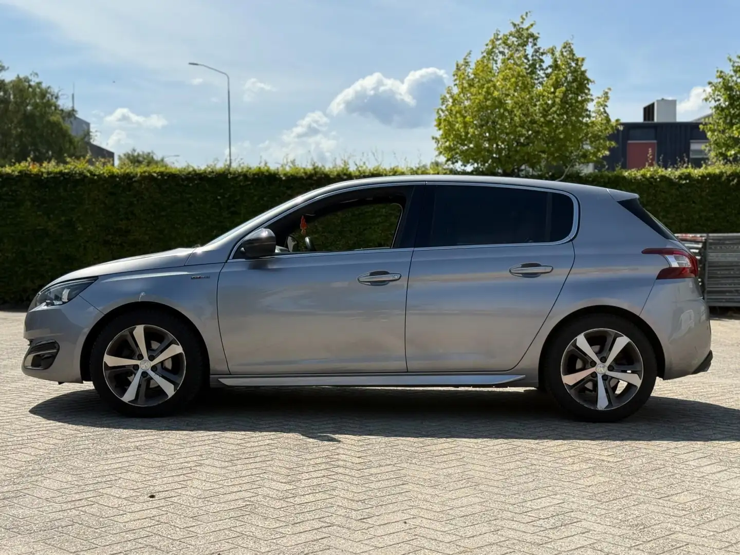 Peugeot 308 1.2 PureTech GT-line (INRUILKOOPJE) Grijs - 2