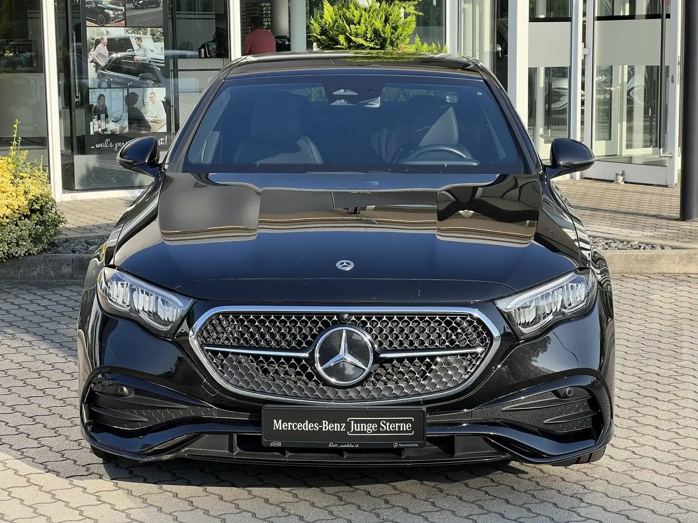 Mercedes-Benz E 200 AMG Line Advance+Winter+Night+Schaden vorn Schwarz - 2