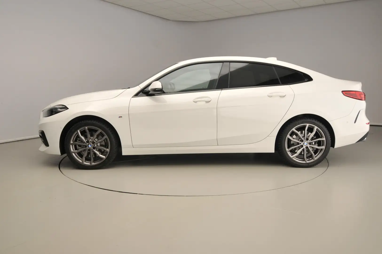 BMW 220 2 Serie Gran Coupe 220i | LED | Navigatie | Sports Wit - 2