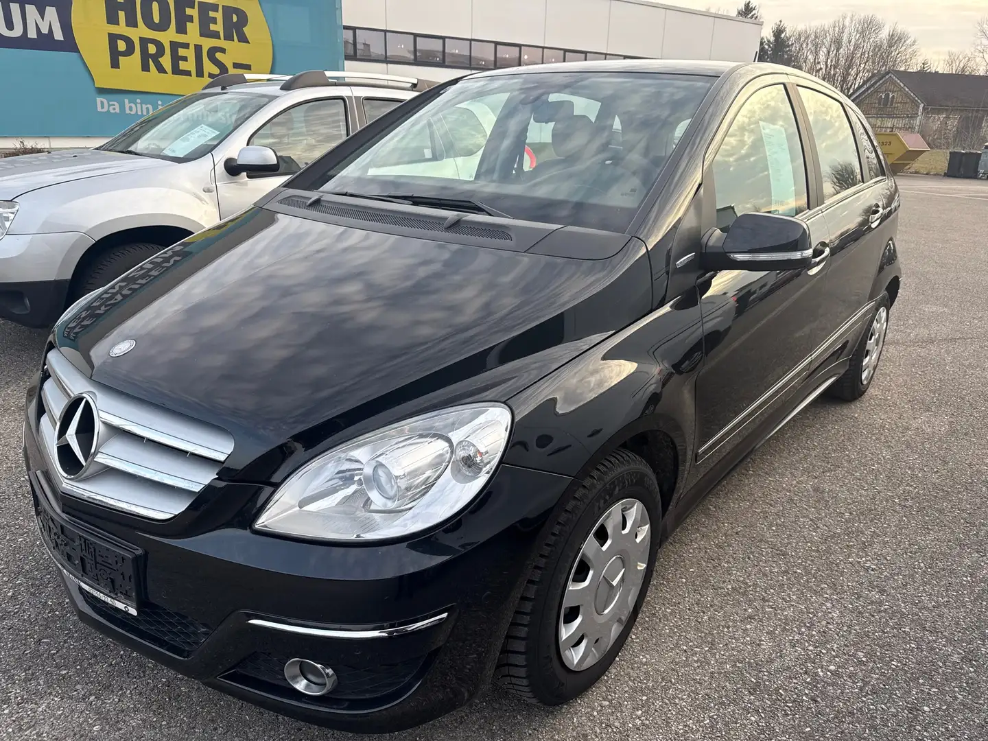 Mercedes-Benz B 180 BlueEfficiency Schwarz - 1