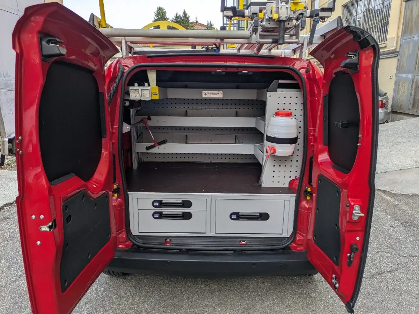 Fiat Fiorino 1.3 MJT 95 CV Furgone Adventure E5+ allestito Rouge - 2