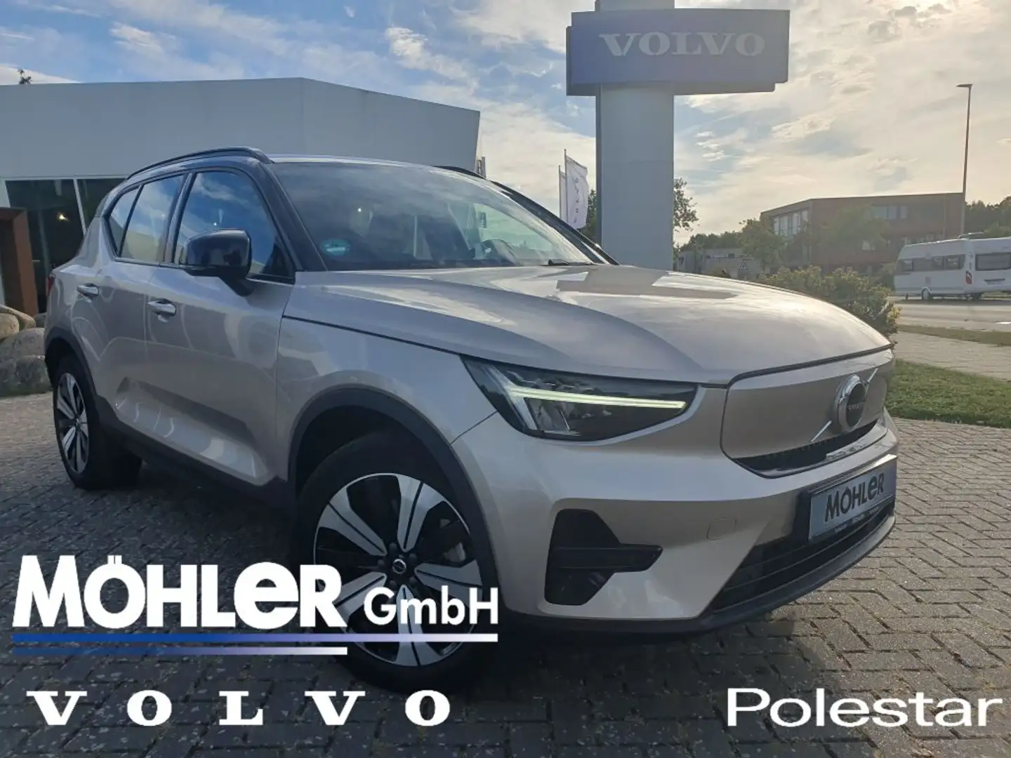 Volvo XC40 Recharge 69 kWh Single Motor Plus Silber - 1