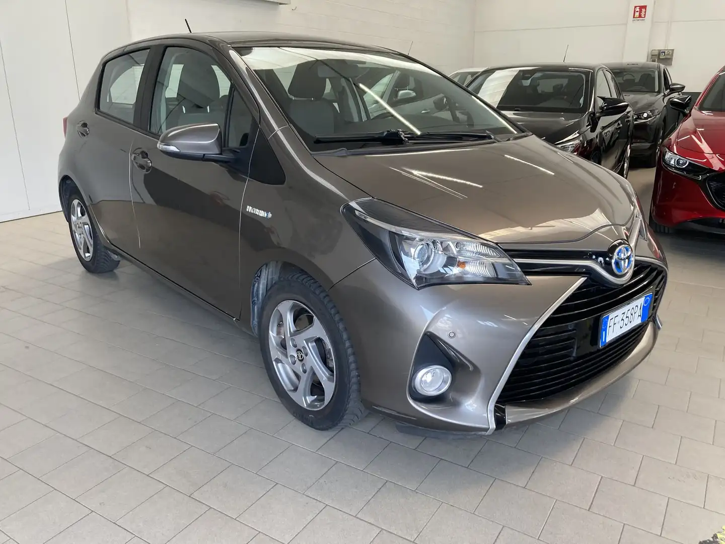 Toyota Yaris Yaris 1.5 Hybrid 5 porte Active Neopatentati Grau - 1