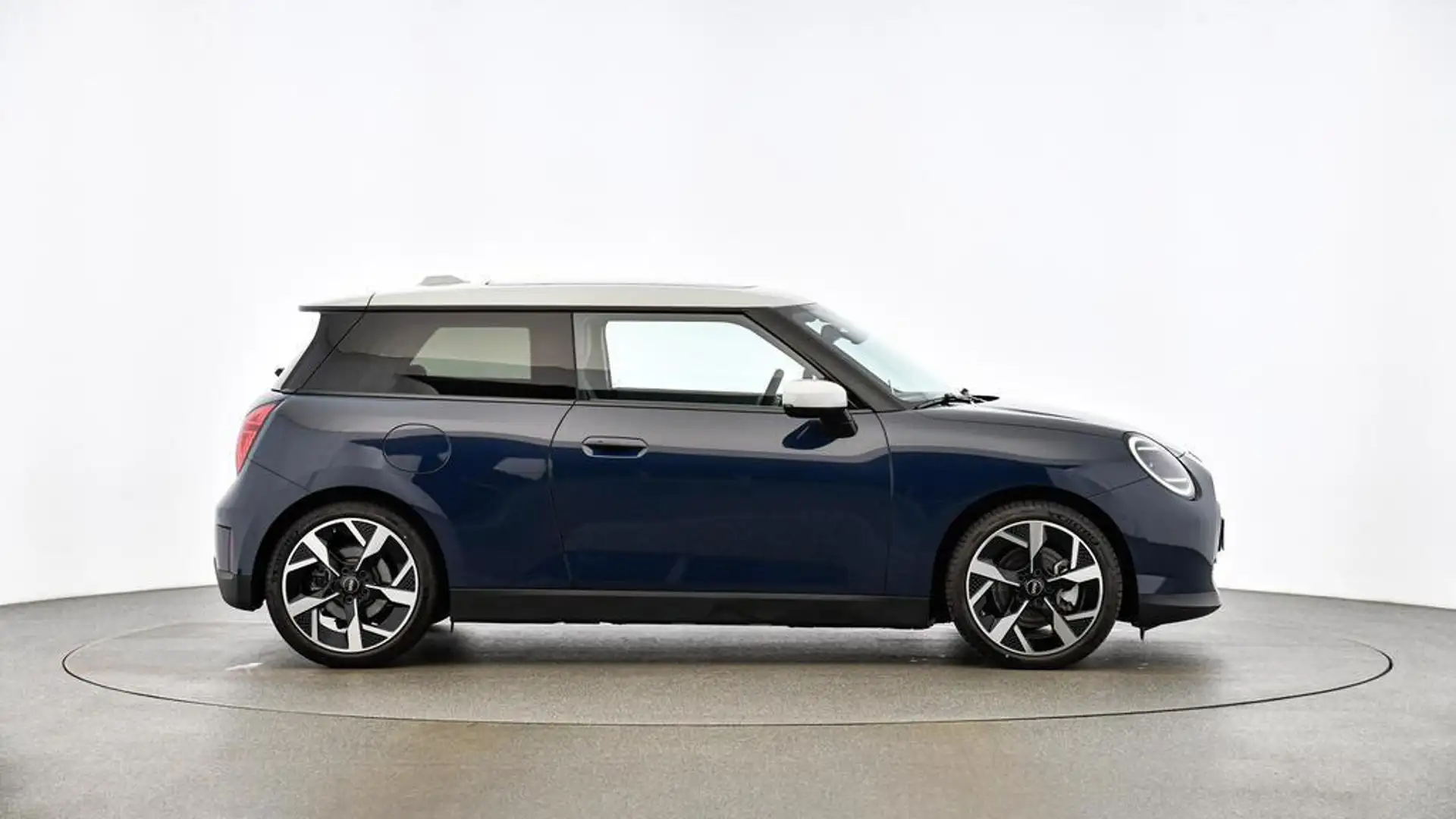 MINI Cooper E Favoured Trim Blau - 2