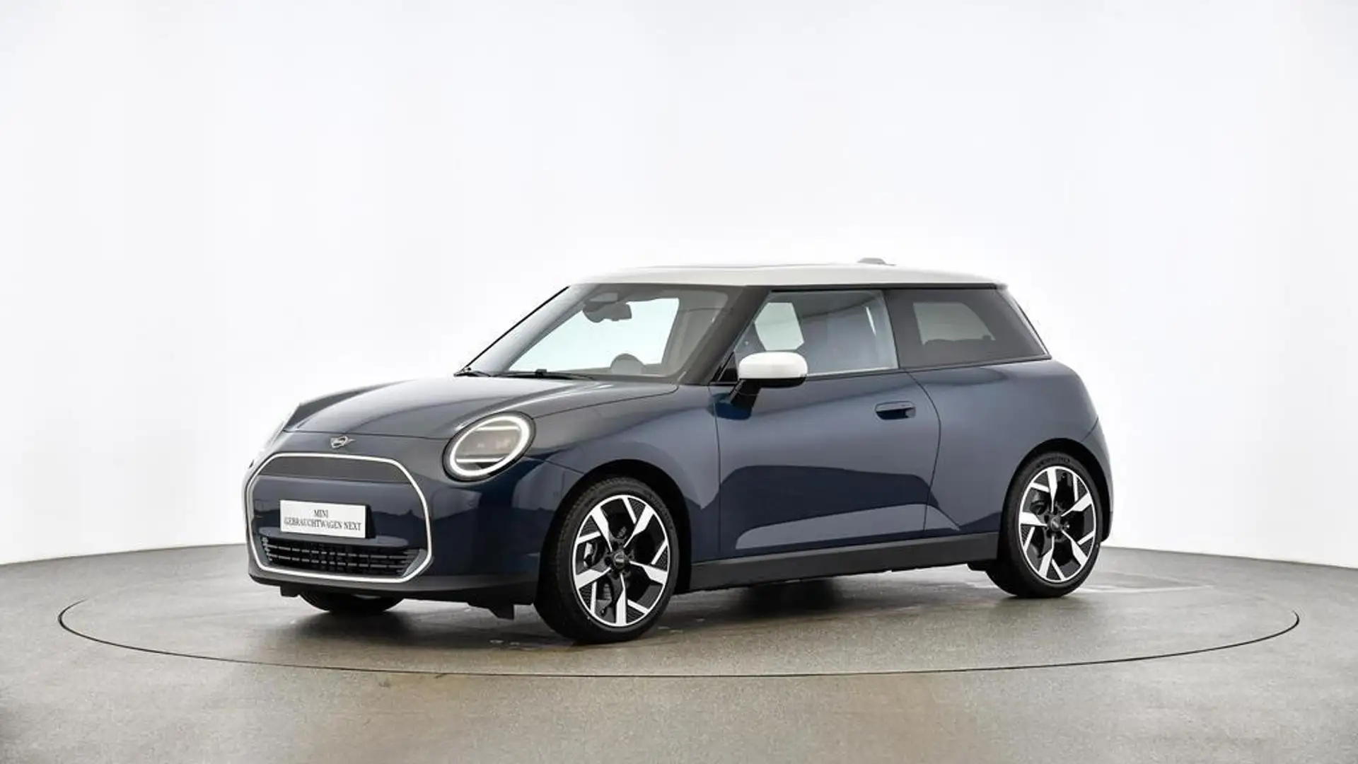 MINI Cooper E Favoured Trim Blau - 1